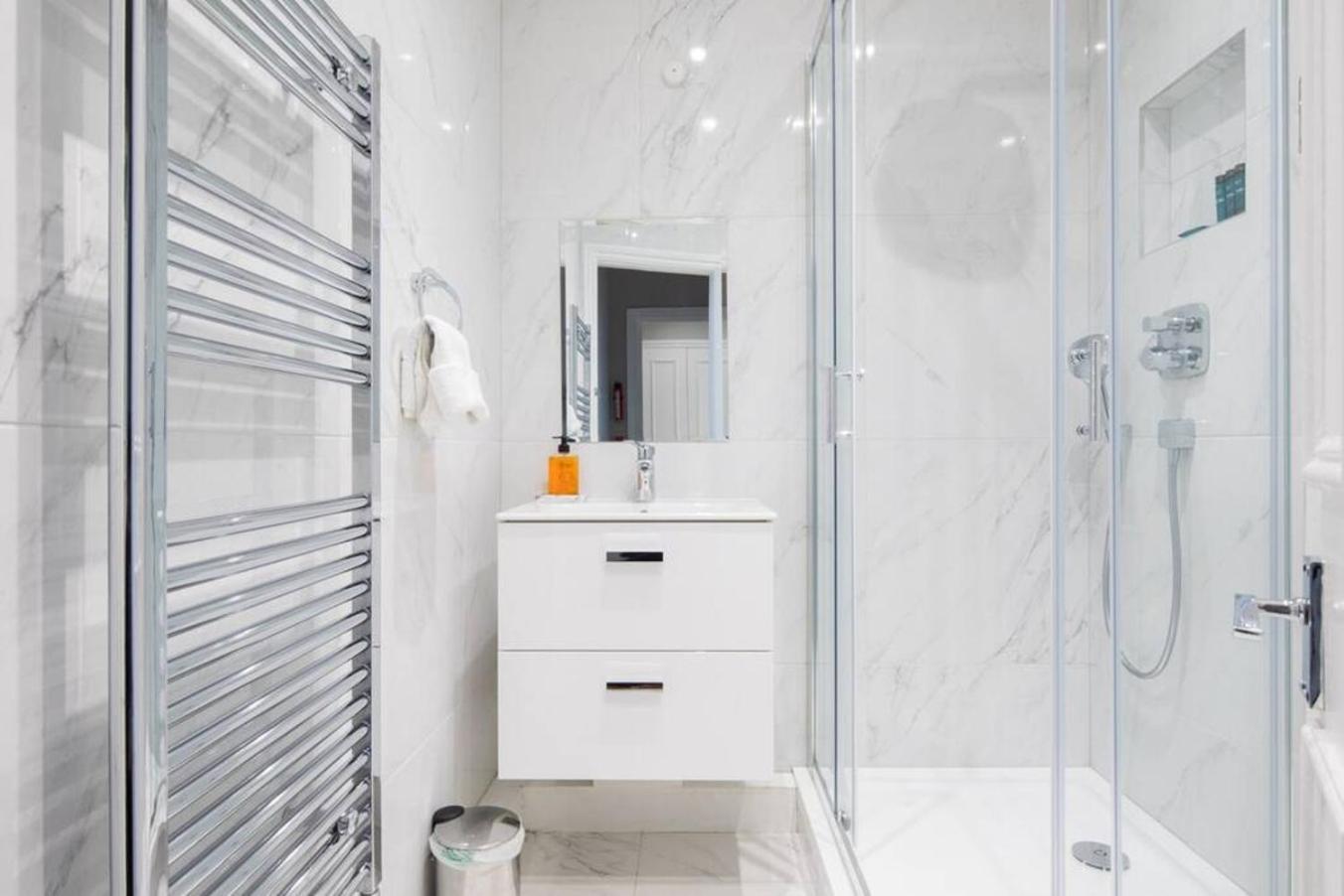 Steps From Hyde Park 2Br 2Bath Sleeps 6 Apartment ลอนดอน ภายนอก รูปภาพ